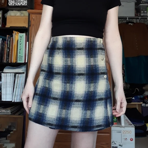 90s AE Plaid Mini Skirt - Picture 6 of 6